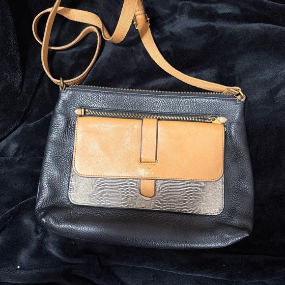 Fossil Black and Tan Crossbody Bag with Structured Elegance - Picture 1 of 14